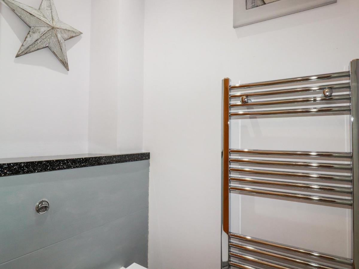 6 Ocean Heights *